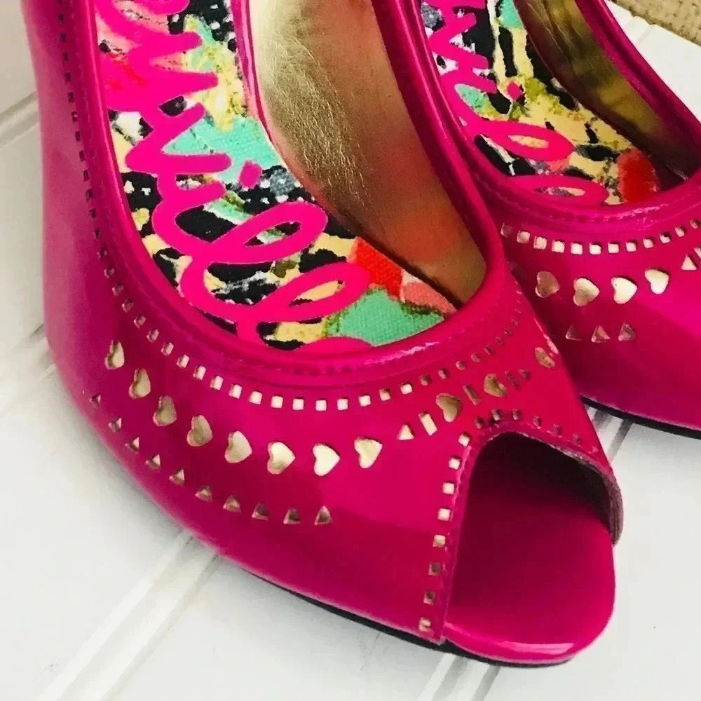 Betsey Johnson Heart Patent Leather Pumps - Picture 4 of 7